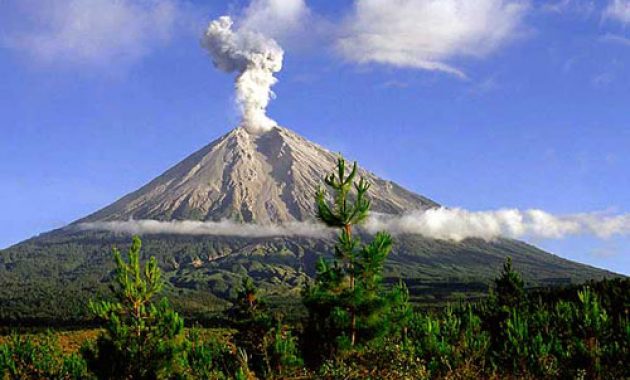 bromo semeru trekking tour package