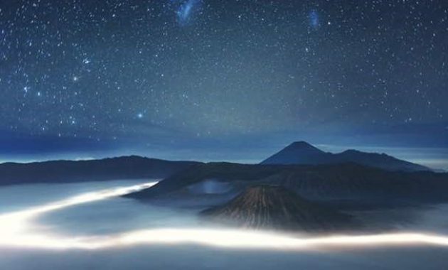mount bromo milky way